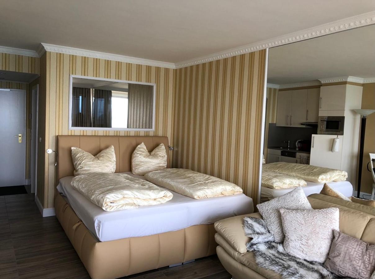 Tiffanys Ferienapartments In Der Privatresidenz Des Plaza Premium Hotel Тимендорфер Странд Екстериор снимка