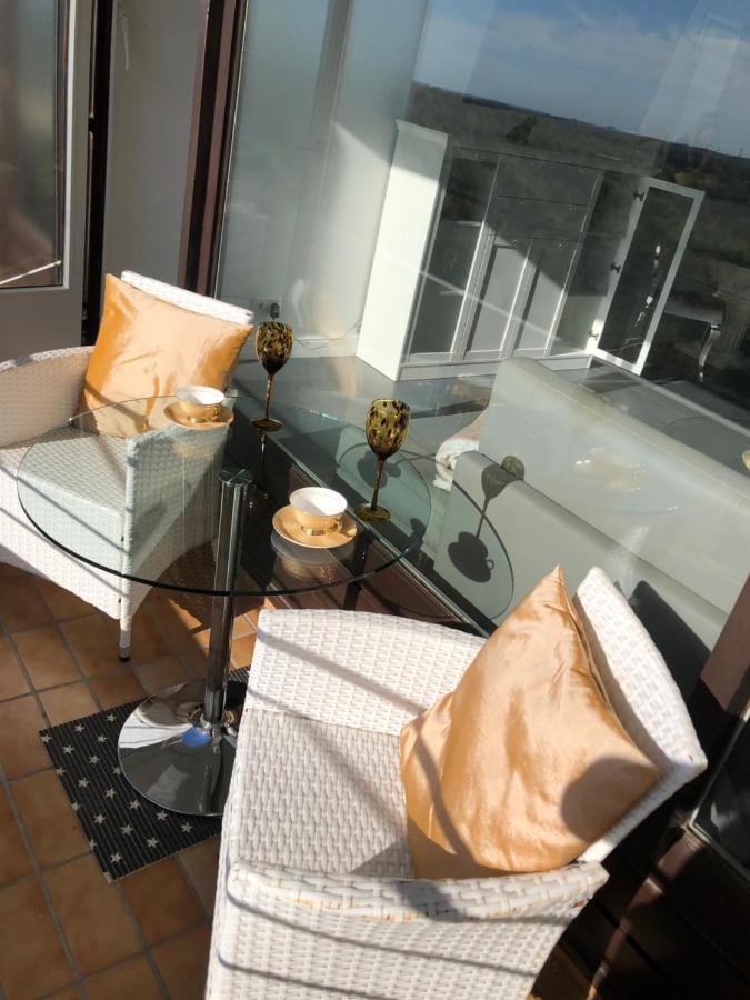 Tiffanys Ferienapartments In Der Privatresidenz Des Plaza Premium Hotel Тимендорфер Странд Екстериор снимка