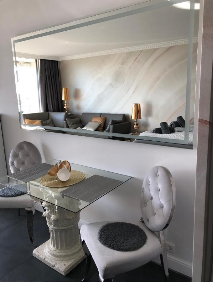 Tiffanys Ferienapartments In Der Privatresidenz Des Plaza Premium Hotel Тимендорфер Странд Екстериор снимка